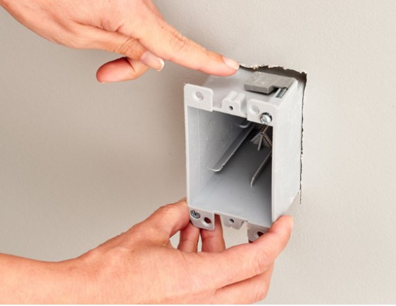 Uma caixa de tomadas elétricas poderia tornar a fiação diária mais segura e fácil de manter