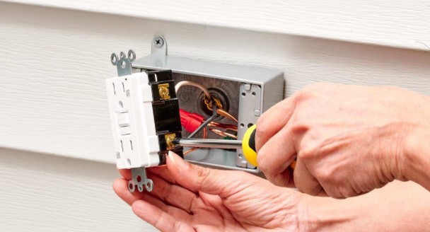 Você está selecionando a caixa de tomada elétrica certa para o seu espaço